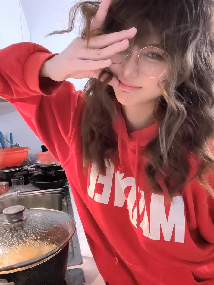 Chỉ một video đơn giản đã biến cô thành chủ đề nóng, hứa hẹn còn gây sốt nhiều lần nữa.