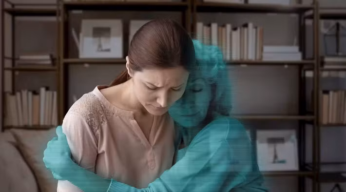 Trong suốt chiều dài lịch sử, con người luôn tìm kiếm những cách thức khác nhau để lưu giữ ký ức và dấu ấn của những người thân yêu, từ tranh chân dung, nhật ký, album ảnh cho đến các đoạn phim gia đình, nhưng sự phát triển mạnh mẽ của trí tuệ nhân tạo (AI) đang mở ra một bước ngoặt hoàn toàn mới trong hành trình gìn giữ những giá trị tinh thần ấy.