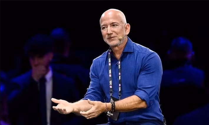 Không dừng lại ở đó, làn sóng này còn lan sang các khu vực khác như Seattle với sự xuất hiện của giọng nói giả của Jeff Bezos, cho thấy mức độ lan rộng đáng báo động của vụ tấn công.