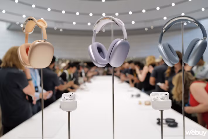 Dù giá cao và trọng lượng nặng, AirPods Max vẫn được ưa chuộng nhờ kết nối mượt và chất âm dễ nghe. (Ảnh: Webuy)s