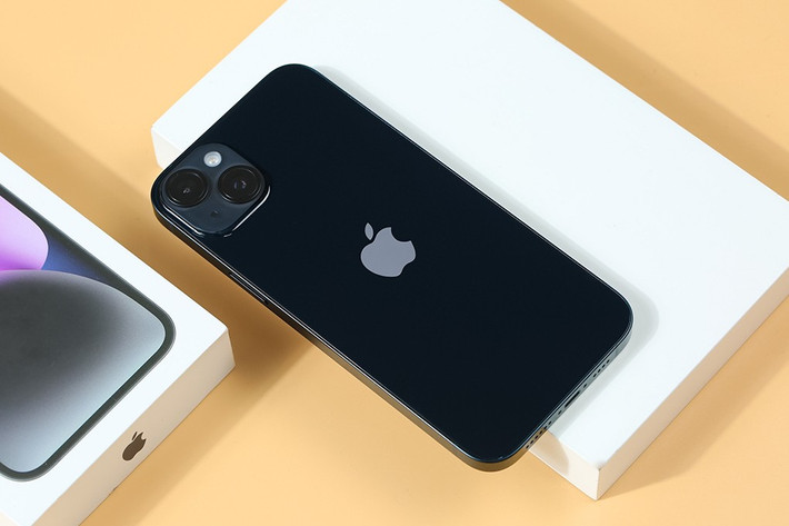 Người dùng tìm sự cân bằng có thể chọn iPhone 14 series cũ, giá chỉ từ 10,5 triệu đồng mà vẫn mạnh mẽ.