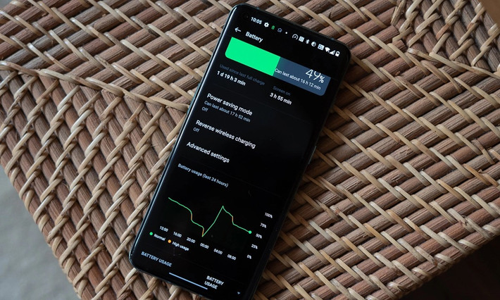 Nếu điện thoại bỗng chậm, pin sụt nhanh, dữ liệu tăng bất thường hoặc nhận OTP lạ, rất có thể bạn đã bị nhiễm mã độc.
