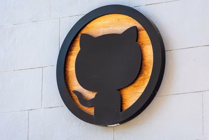 Nhóm nghiên cứu đã sử dụng công cụ StarScout để quét tới 20 terabyte dữ liệu GitHub, tương đương 6,7 tỷ sự kiện và 326 triệu lượt gắn sao, qua đó phát hiện tình trạng thao túng đang bùng nổ mạnh kể từ năm 2022 khi các startup AI bắt đầu bước vào cuộc đua gọi vốn hàng tỷ USD trên toàn cầu.