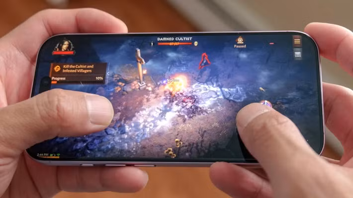 Cụm camera chính 48MP và góc siêu rộng trên iPhone 17 cho chất lượng ảnh tương đương Pro, kể cả trong điều kiện thiếu sáng.