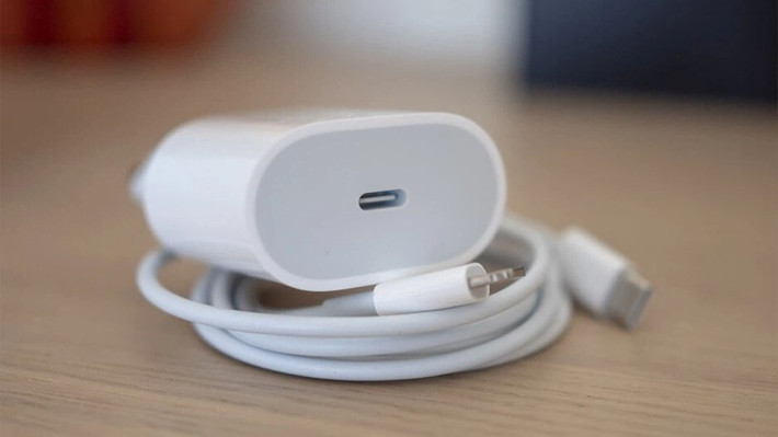 Bộ sạc nhanh không chứng nhận dễ làm pin chai nhanh hoặc hỏng linh kiện bên trong.