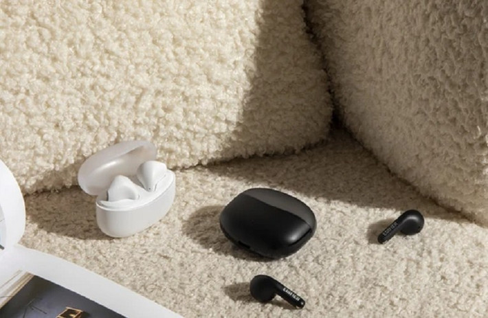 3. Edifier X2S có thời lượng pin 26 giờ, hỗ trợ khử tiếng ồn khi đàm thoại trong không gian công cộng.