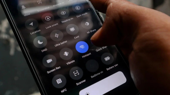 Nhiều người thường bỏ quên điện thoại cũ, nhưng thực tế nó có thể trở thành bộ phát Wi-Fi hữu ích.