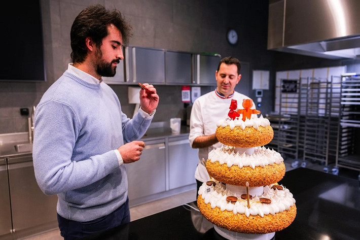 Ứng dụng ban đầu là đưa thuốc hoặc vaccine cho động vật hoang dã trong các chiến dịch phòng dịch.