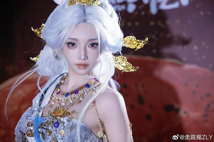 Fan Trung Quốc bình luận sôi nổi, hài hước “đòi solo 1-1” với cosplayer ZLY.