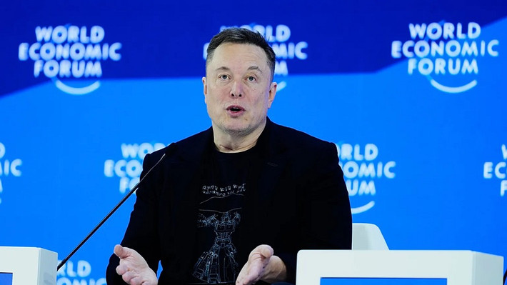 Sự xuất hiện của Elon Musk tại Diễn đàn Kinh tế Thế giới (WEF) Davos hé lộ áp lực tài chính ngày càng lớn phía sau những tham vọng AI và robot.