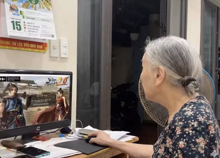 Việc một người cao tuổi gắn bó lâu dài với tựa game này khiến không ít người vừa bất ngờ vừa bật cười vì quá dễ thương.