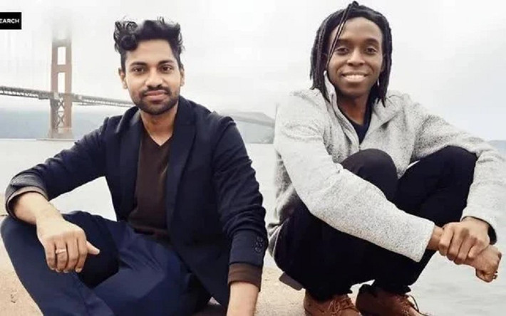 Họ tham gia hơn 100 cuộc họp, giả danh bot “Fred from Fireflies.ai” để ghi chép thủ công.