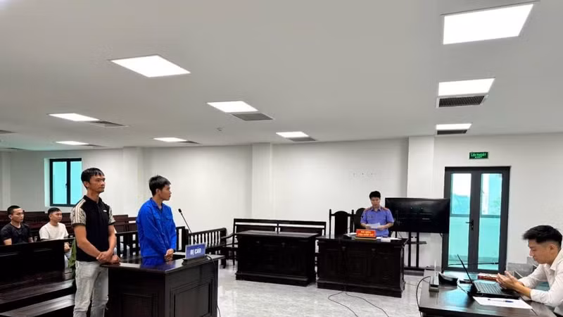 Đưa người trốn đi nước ngoài, hai bị cáo lĩnh 15 năm tù giam