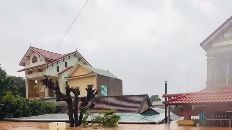 Mưa lũ gây ngập, chia cắt nhiều khu vực ở Quảng Trị