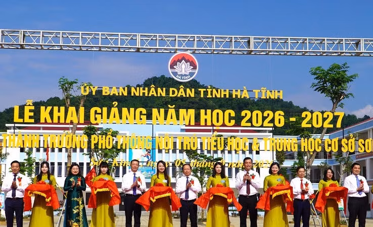 Khánh thành 2 trường học phổ thông nội trú vùng biên ở Hà Tĩnh