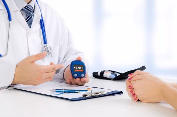 4. Chữa tiêu chảy, kiết lỵ: Lá ổi được dùng làm thuốc chữa kiết lỵ và tiêu chảy. Để chữa tiêu chảy bằng lá ổi, bạn hãy đun sôi ít nhất 30 gram lá ổi với một nắm gạo, uống ít nhất hai lần một ngày. Ảnh: GN. 