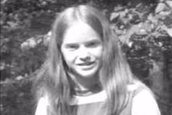 Vụ án mạng lâu nhất chưa tìm ra thủ phạm ở Maine là vụ sát hại Mary Catherine Olenchuk, 13 tuổi, vào năm 1970. Các nhân chứng cho biết, họ nhìn thấy Mary đứng cạnh chiếc xe do một người đàn ông khoảng 30 tuổi vào ngày 9/8/1970. Nạn nhân được tìm thấy tử vong vào ngày 22/8 trong một nhà kho ở Kennebunk với một sợi dây quanh cổ.