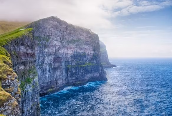 Năm 2006, National Geographic Traveler đã bầu chọn Faroe là quần đảo hấp dẫn nhất thế giới trong 111 "ứng cử viên". Ảnh: AB.