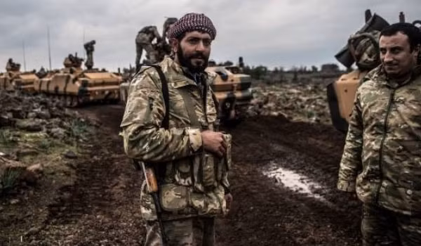 "Các tay súng đồn trú tại khu vực Tây Nam Idlib gần biên giới với Thổ Nhĩ Kỳ, đã nã đạn pháo vào căn cứ Quân chính phủ Syria ở al-Darreh và Atireh", FNA đưa tin. Ảnh: FNA.