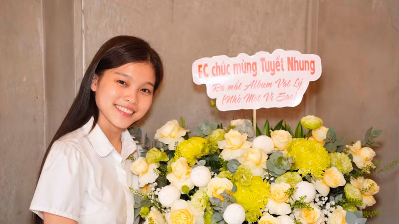 Tuyết Nhung kể về quá trình thực hiện album dành tặng cố ca sĩ Phi Nhung