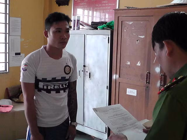 Hai kẻ thu tiền bảo kê vựa ớt ở Đồng Tháp bị bắt giữ Hai ke thu tien bao ke vua ot o Dong Thap bi bat giu