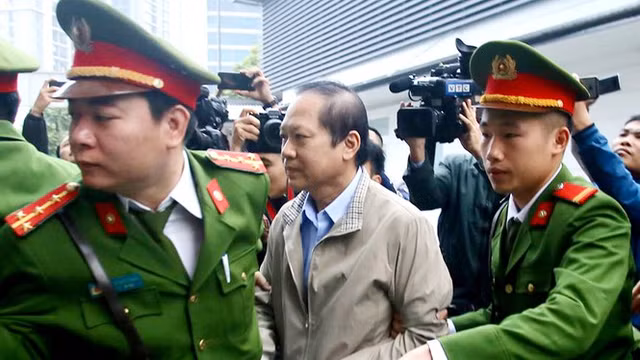 Chum anh: 2 cuu bo truong Nguyen Bac Son, Truong Minh Tuan hau toa