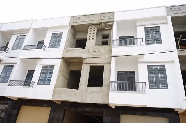 Xẻ 'đất vàng' làm nhà trái phép ở Đắk Lắk: Bất lực hay bao che? - Hình 4 Xe 'dat vang' lam nha trai phep o Dak Lak: Bat luc hay bao che?-Hinh-4