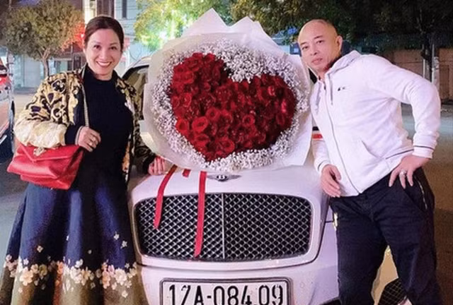 Hồ sơ bất hảo của Đường 'Nhuệ': Bị tố đánh đập người khác ngay trụ sở công an Ho so bat hao cua Duong 'Nhue': Bi to danh dap nguoi khac ngay tru so cong an