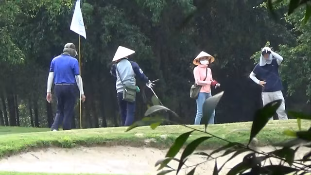 Sân golf Cửa Lò mở cửa đón khách bất chấp COVID-19 của đại gia nào? San golf Cua Lo mo cua don khach bat chap COVID-19 cua dai gia nao?
