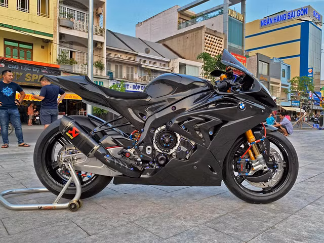 'Cá mập' BMW S1000RR với gói độ hơn 2 tỷ của biker miền Tây - Hình 2 'Ca map' BMW S1000RR voi goi do hon 2 ty cua biker mien Tay-Hinh-2