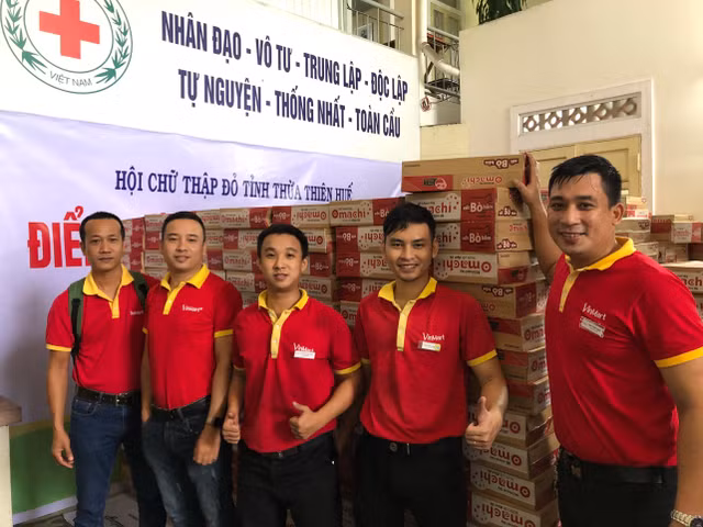 Tập đoàn Masan ủng hộ 6 tấn thịt viên và hàng trăm ngàn sản phẩm thiết yếu đến người dân miền Trung - Hình 3 Tap doan Masan ung ho 6 tan thit vien va hang tram ngan san pham thiet yeu den nguoi dan mien Trung-Hinh-3