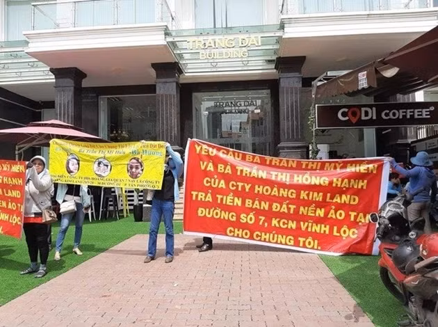 Giám đốc Đất Vàng Hoàng Gia vẽ dự án 'ma' chiếm đoạt gần 260 tỷ đồng Giam doc Dat Vang Hoang Gia ve du an 'ma' chiem doat gan 260 ty dong