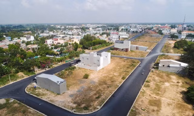 Loat sai pham tai du an Khu dan cu do thi san bay Kien Tuong