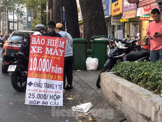 Nguoi dan rong ran mua bao hiem xe may, dan kinh doanh dao 'hot bac'-Hinh-3