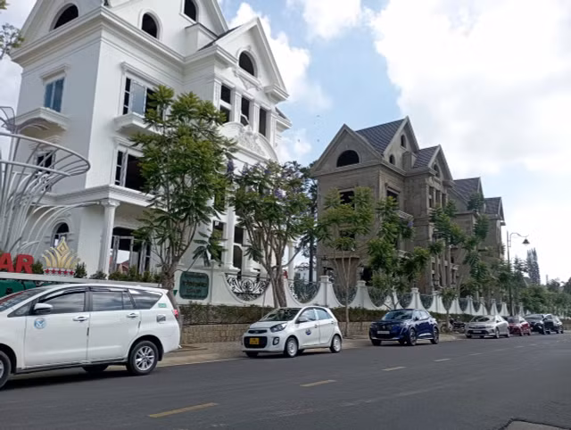Chủ dự án Đà Lạt Five Star Happy Valley bị phạt 130 triệu đồng Chu du an Da Lat Five Star Happy Valley bi phat 130 trieu dong