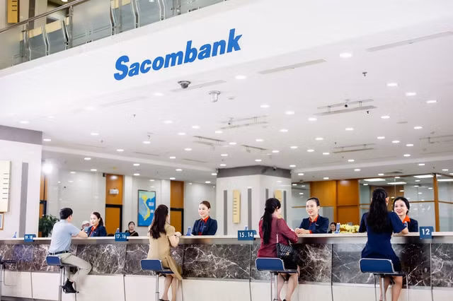 Giao dich dot bien tai co phieu Sacombank trong ngay xuat hien tin don bia dat