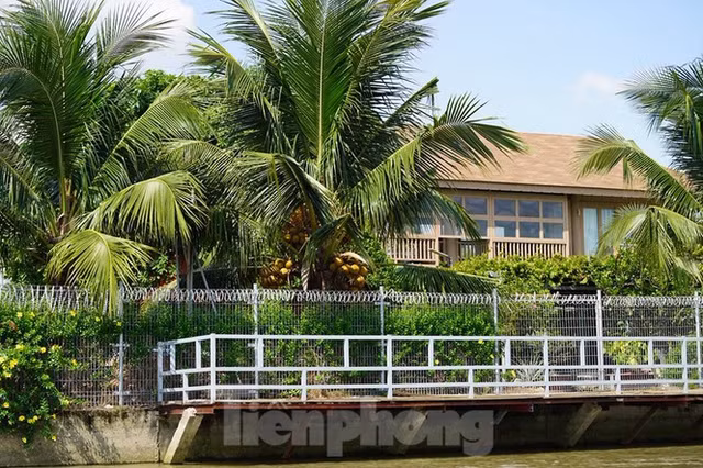 Bình Dương nở rộ hàng loạt công trình 'khủng' xây dựng không phép - Hình 3 Binh Duong no ro hang loat cong trinh 'khung' xay dung khong phep-Hinh-3