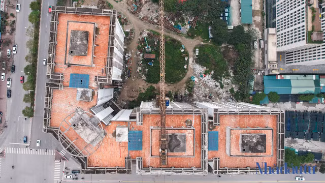 Nhà tái định cư bỏ hoang ôm 'đất vàng' Hà Nội hơn 1 thập kỷ - Hình 11 Nha tai dinh cu bo hoang om 'dat vang' Ha Noi hon 1 thap ky-Hinh-11