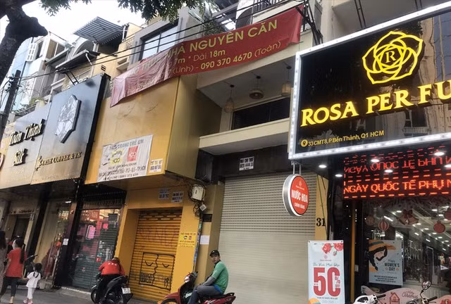 Hàng loạt chủ quán ở Sài Gòn đóng cửa vì ế ẩm Hang loat chu quan o Sai Gon dong cua vi e am