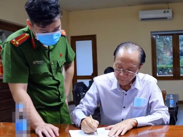 Diem ten cac cuu lanh dao cap cao Binh Duong vuong lao ly vi dat dai
