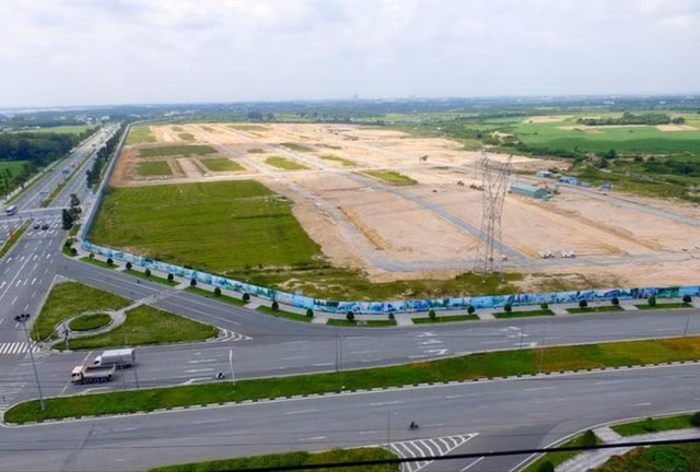 Gần 200 ha 'đất công thành đất ông' ở Bình Dương: Cơ quan chức năng nói gì? Gan 200 ha 'dat cong thanh dat ong' o Binh Duong: Co quan chuc nang noi gi?