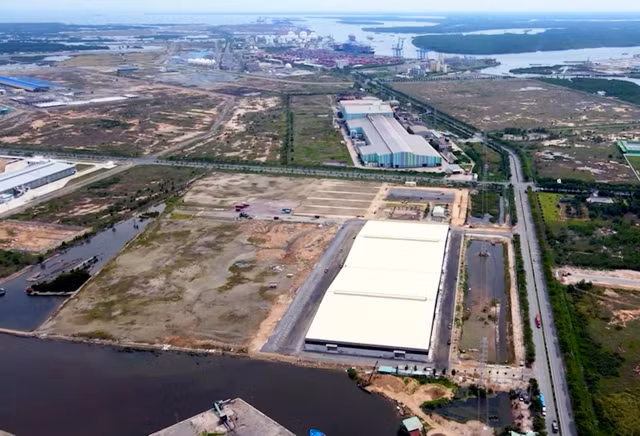 Công ty Logistics Cái Mép bị xử phạt vì xây dựng công trình sai phép Cong ty Logistics Cai Mep bi xu phat vi xay dung cong trinh sai phep