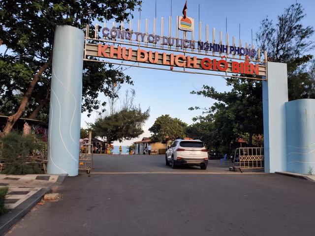 Hiện trạng 28 ha đất vàng ven biển Vũng Tàu bị 'xài chùa' suốt 27 năm - Hình 10 Hien trang 28 ha dat vang ven bien Vung Tau bi 'xai chua' suot 27 nam-Hinh-10