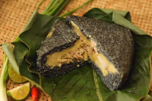 Bánh chưng chay, bánh nhân cá hồi bán chạy dịp Tết - Hình 5 Banh chung chay, banh nhan ca hoi ban chay dip Tet-Hinh-5