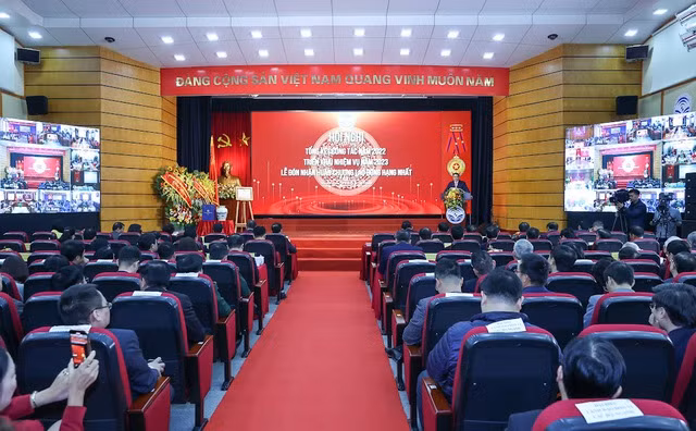 Thủ tướng Phạm Minh Chính: Truyền thông phải truyền cảm hứng cho phát triển và đổi mới sáng tạo - Hình 12 Thu tuong Pham Minh Chinh: Truyen thong phai truyen cam hung cho phat trien va doi moi sang tao-Hinh-12