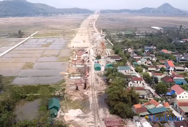 Chủ đầu tư cao tốc Diễn Châu - Bãi Vọt nói gì khi Bộ Giao thông yêu cầu thay nhà thầu yếu kém? Chu dau tu cao toc Dien Chau - Bai Vot noi gi khi Bo Giao thong yeu cau thay nha thau yeu kem?