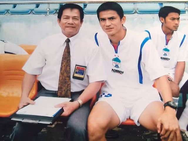Một Kiatisak ngạo mạn đã biết tôn trọng đội tuyển Việt Nam Mot Kiatisak ngao man da biet ton trong doi tuyen Viet Nam