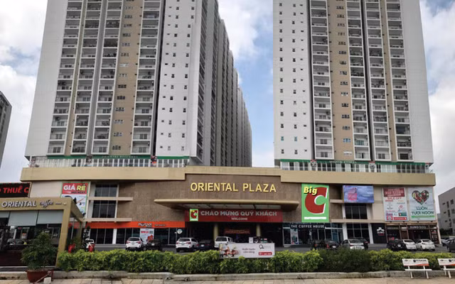 Đề nghị cưỡng chế tháo dỡ 43 căn hộ xây trái phép tại chung cư Oriental Plaza De nghi cuong che thao do 43 can ho xay trai phep tai chung cu Oriental Plaza