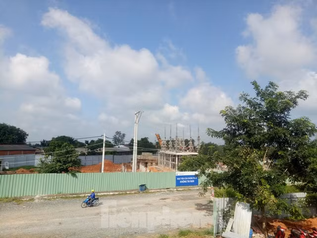 Chủ siêu dự án ở Bình Dương lên tiếng việc 'cò' rầm rộ rao bán - Hình 2 Chu sieu du an o Binh Duong len tieng viec 'co' ram ro rao ban-Hinh-2