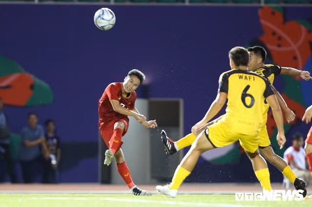 Cau thu duy nhat cua bau Duc xuat tran SEA Games la ai?-Hinh-4